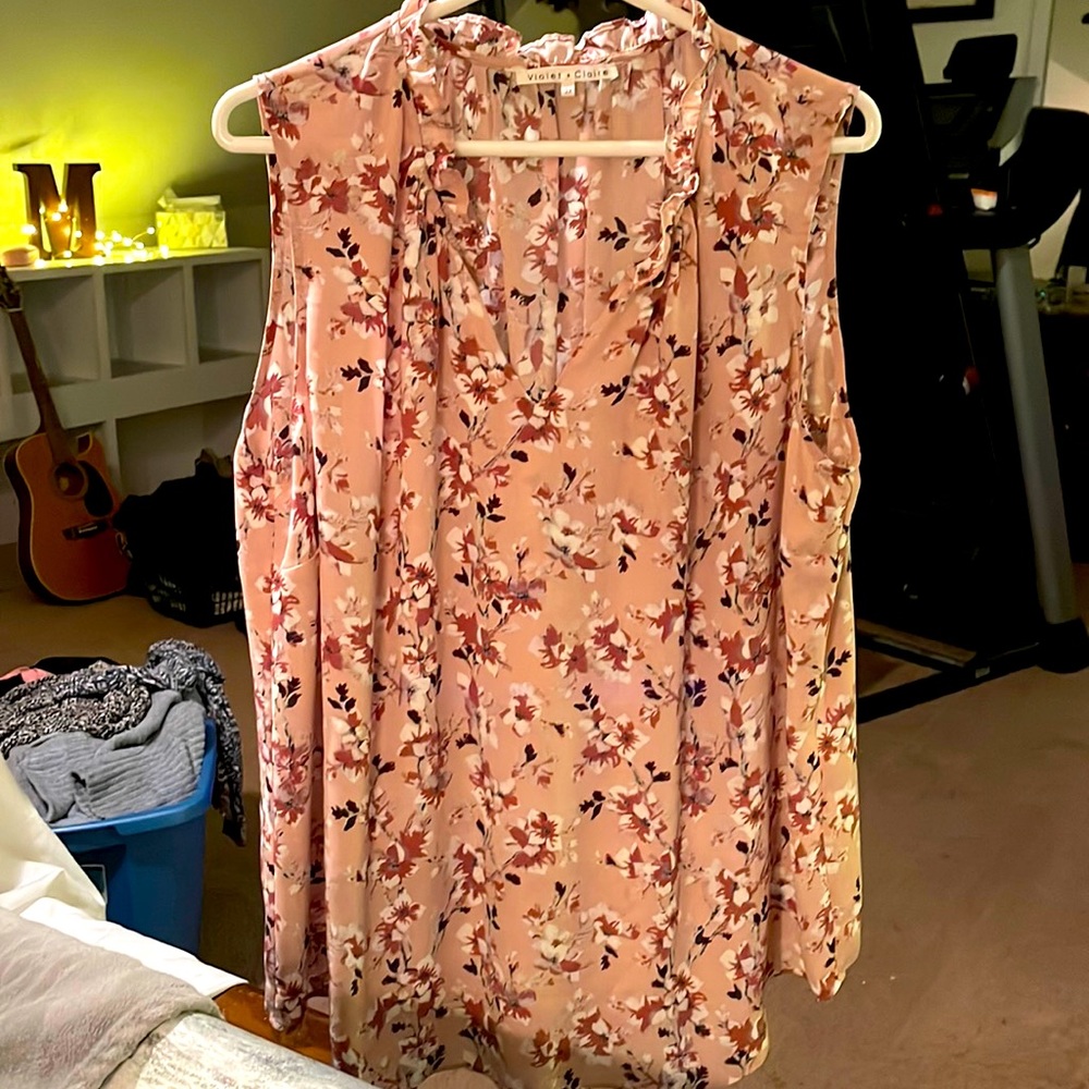 Sleeveless blouse